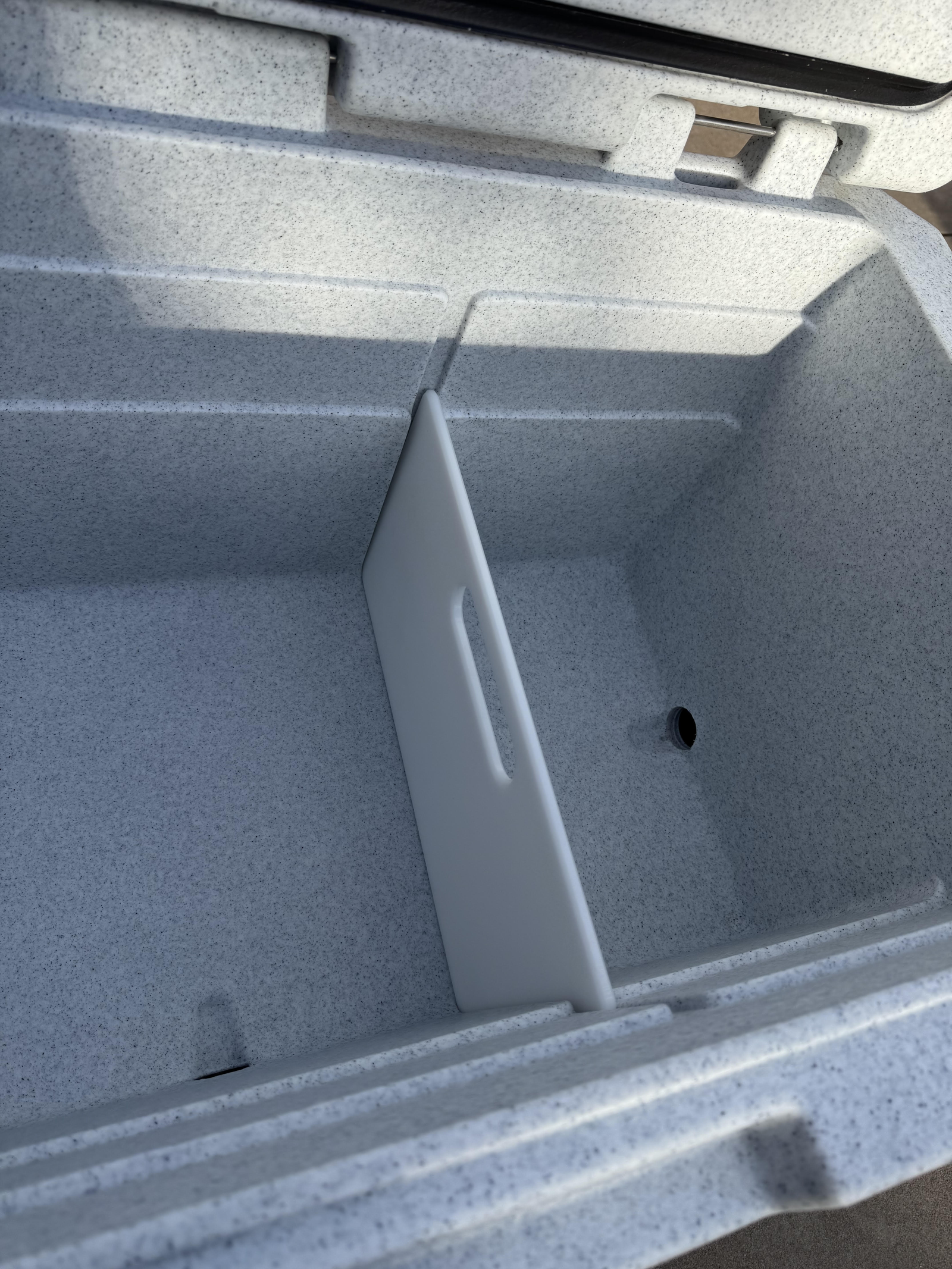 Prospector 150 Divider Accessories 150icechest-divider-2